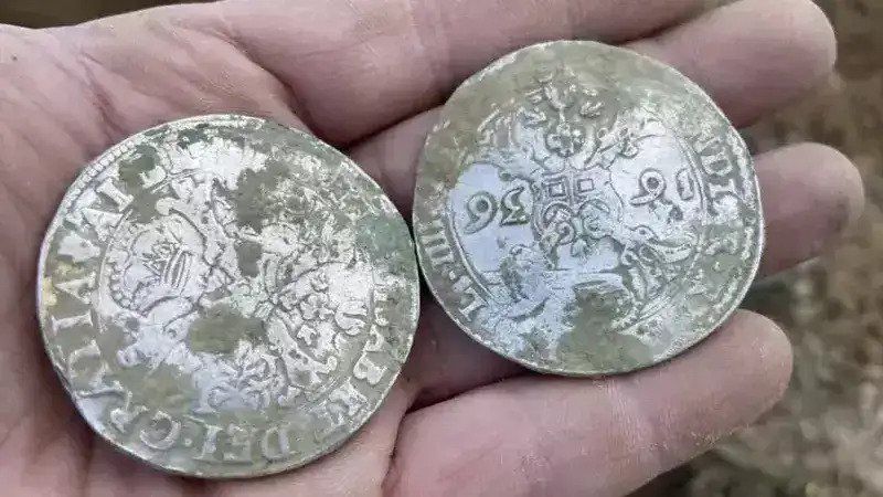 Stříbrné mince z pokladu